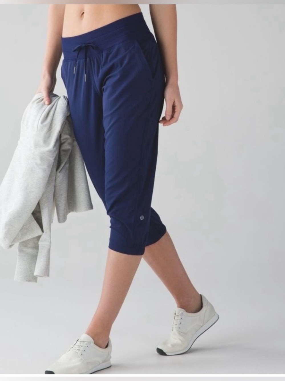 Lululemon size 6 Capri